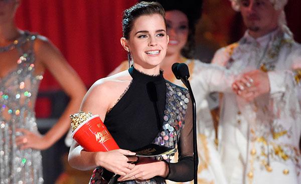 Emma Watson recebeu o prêmio de “Melhor Ator” no MTV Movie & TV Awards-0