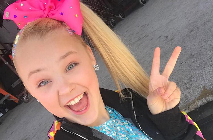 Por onde anda JoJo Siwa, a ex-participante multicolorida de Dance Moms?-0