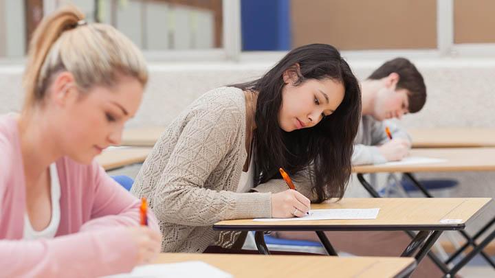 A gente detona: entre as redações com nota máxima no Enem, 76% foram escritas por mulheres!-0